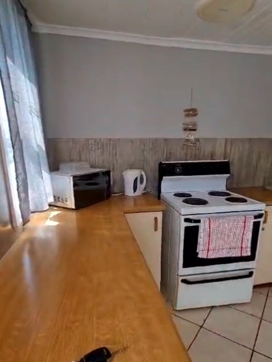 To Let 2 Bedroom Property for Rent in Mossel Bay Central Western Cape